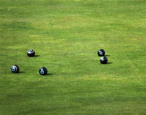 Lawn Bowls Playing Equipment | Professional Lawn Bowls Kit | Lawn Bowls ...