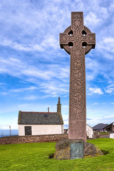 Celtic Cross On The Scottish Coast At North Berwick Photograph by Mark ...