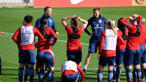 England Women's head coach Mark Sampson blessed with options, says Fern ...