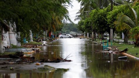 Hurricane Roslyn Batters Mexico's Pacific Coast - The St Kitts Nevis ...