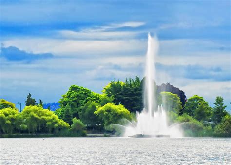 Lost Lagoon Fountain Photograph by Diana Cox