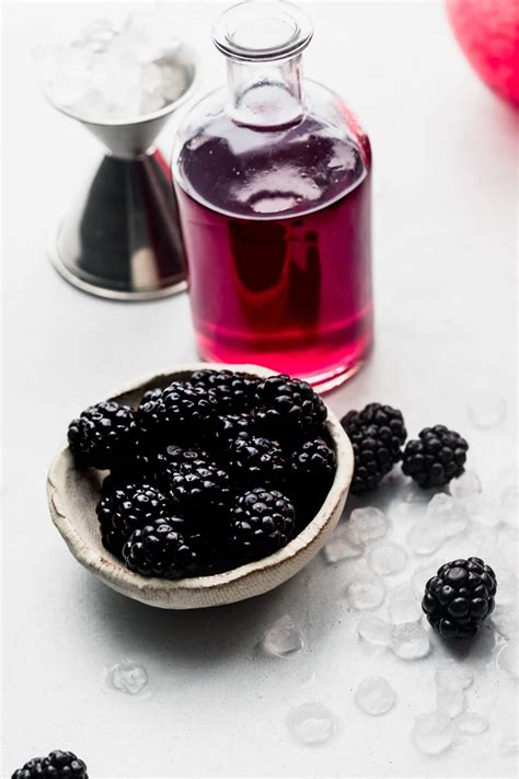 Blackberry Bramble Cocktail Recipe (+ Mocktail!)