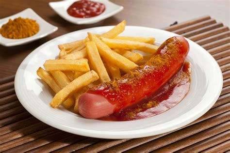 German Sausage With Curry Ketchup (Currywurst) Recipe