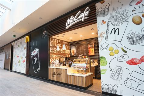 McDonalds opens first restaurant featuring a McCafe in ParkLake