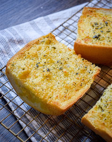 Air Fryer Garlic Bread - The Jam Jar Kitchen