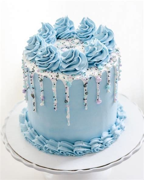 blue birthday cake | Blue birthday cakes, Birthday cake decorating ...