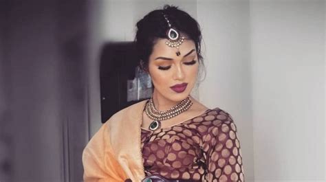 Profil Bhasha Mukherjee, Miss England 2019 Terpilih Asal India