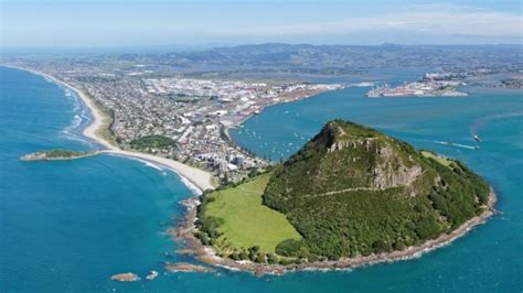 Climbing New Zealand's Mount Maunganui: A spectacular view from the summit