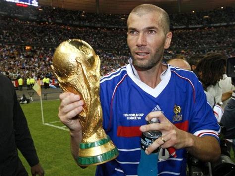 World Cup 2010: Zinedine Zidane May Lend A Hand To Algeria | Goal.com