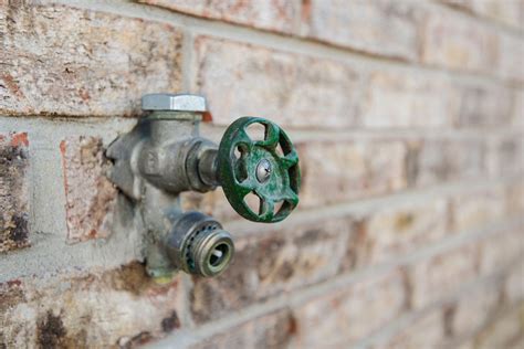 Ask Angie: What does it cost to replace an outdoor faucet?