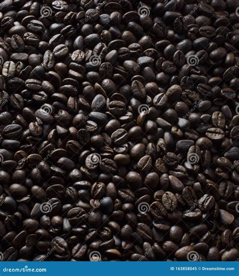 Roasted Coffee Beans Dark Roast Stock Image - Image of espresso, drink ...