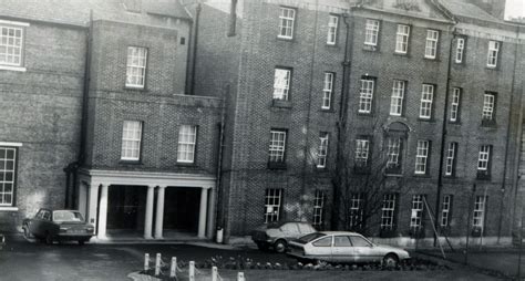 entrance to Hatfield College , Durham University,1980 | St johns ...