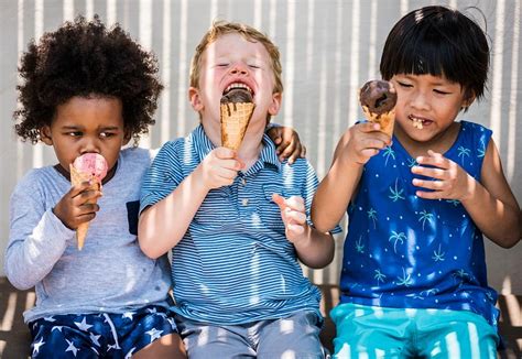 Kids eating ice cream | Royalty free stock photo - 419270