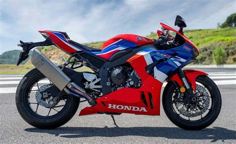 2022 Honda CBR1000RR-R Fireblade