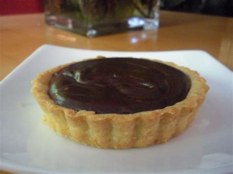 Chocolate Peanut Butter Ganache Tarts | Couldn't Be Parve