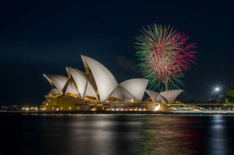 Fireworks over the Opera House (14/02) : r/sydney