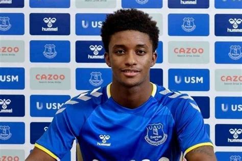 Everton Sign Demarai Gray From Bayer Leverkusen