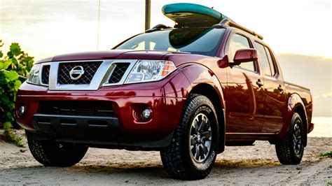 2021 Nissan Frontier Buyer's Guide: Reviews, Specs, Comparisons