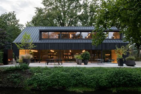 Black Barn | studio] [space architecten | Archello