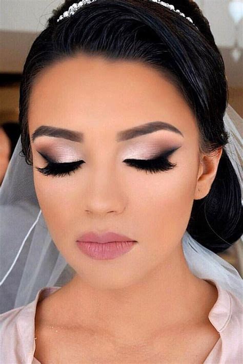 Wedding Makeup: 50 Looks For Brides [2023 Guide + Expert Tips ...