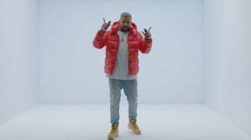 Le blouson rouge de Drake dans son clip Hotline bling | Spotern