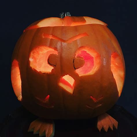 How to Carve a Simple Owl design in a Halloween Pumpkin #myfamiliespumpkin