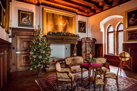 The interior of Bojnice Castle, Slovakia [1768x1180] : r/castles