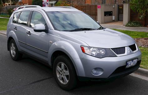 2008 Mitsubishi Outlander ES - 4dr SUV 2.4L AWD CVT auto