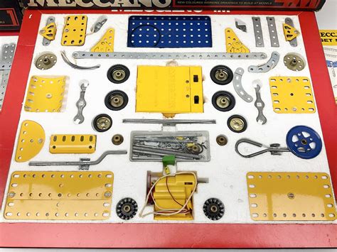 Meccano - 4M Motorised Set with instruction booklet and paperwork; No.1 ...