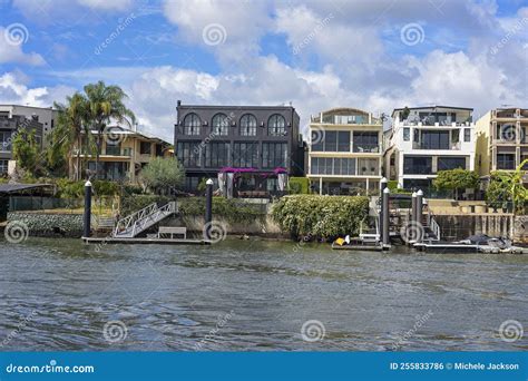 Waterfront Luxury Residences on the Brisbane River Australia Editorial ...