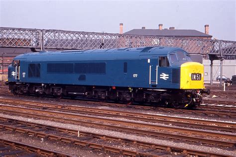 Class 46 "Peak" diesel No 177 | Derby's painters have clearl… | Flickr