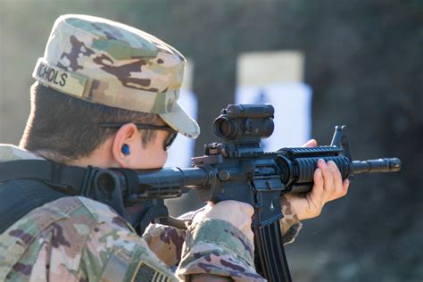 DVIDS - Images - U.S. and Canadian military police conduct weapons ...