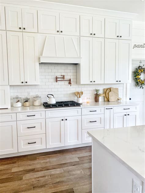 10+ White Shaker Cabinets With Black Hardware – HomeDecorish