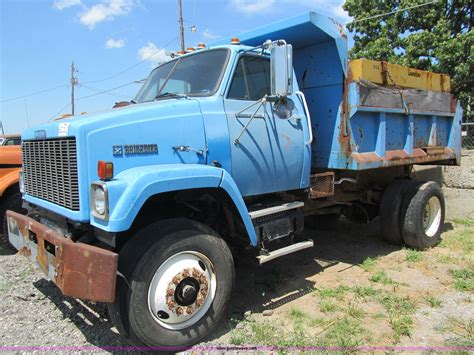 1989 GMC Brigadier dump truck in Nevada, MO | Item J2673 sold | Purple Wave