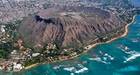 Explore the Stunning Diamond Head Volcano