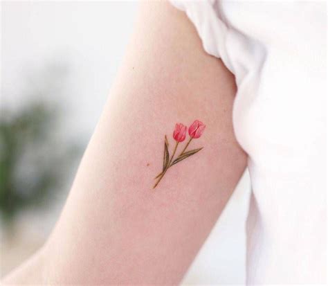 109 Best Tulip Tattoos [2024 Inspiration Guide] | Tulip tattoo, Small ...