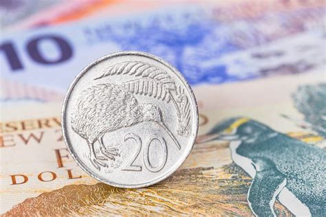 NZD/USD recovers after RBNZ decision, Kiwi finds respite from USD ...