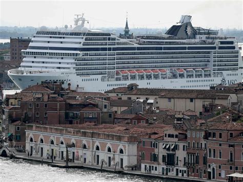 Venice Finally Bans Cruise Ships, and Other News – SURFACE