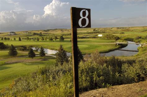 Painted Woods Golf Course, 18 hole golf in North Dakota