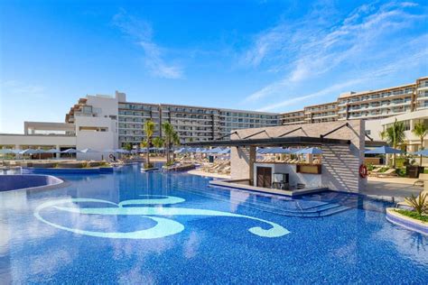 Marriott Opens New Riviera Cancun All-Inclusive Resort