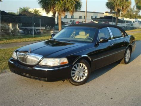 Buy used 2004 LINCOLN TOWN CAR PRESIDENTIAL EDITION SIGNATURE SERIES ...