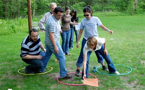 44 Games Outdoor Team Building - Outsideconcept.Com | Family camping ...