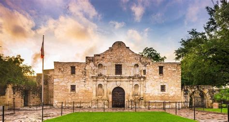 Visiting the Alamo in San Antonio: Location, Hours and History