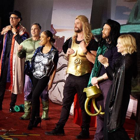 Thor: Ragnarok Cast Performs a Live Version of the Movie