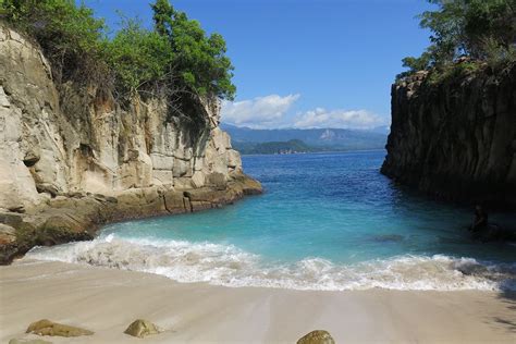 Beautiful North Sulawesi Beaches. | North sulawesi, Places to go, Beach