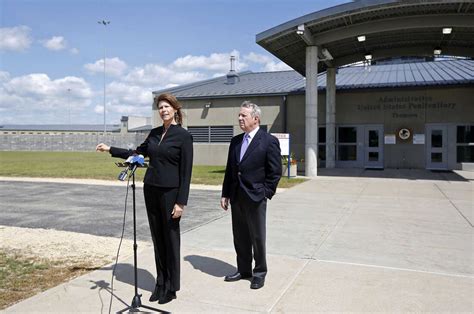 Federal prison deaths and violence revealed at unit in Thomson ...