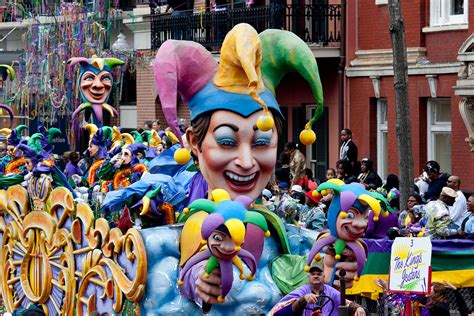 Planning Your New Orleans Carnival Trip: The Iconic, Must-See Parades ...