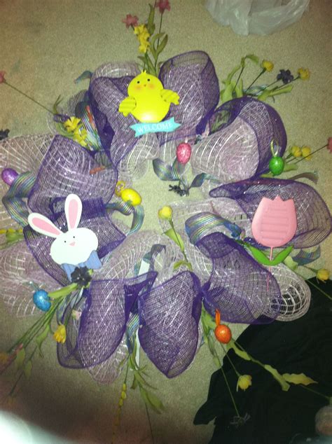 Easter deco mesh wreath everything is from Hobby Lobby | Tarjetas