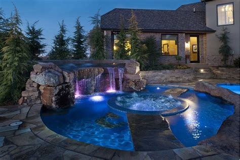 Top Trends in Pool and Spa Design