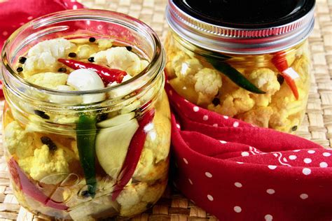 Spicy Pickled Cauliflower | Recipe | Pickled cauliflower, Pickling ...